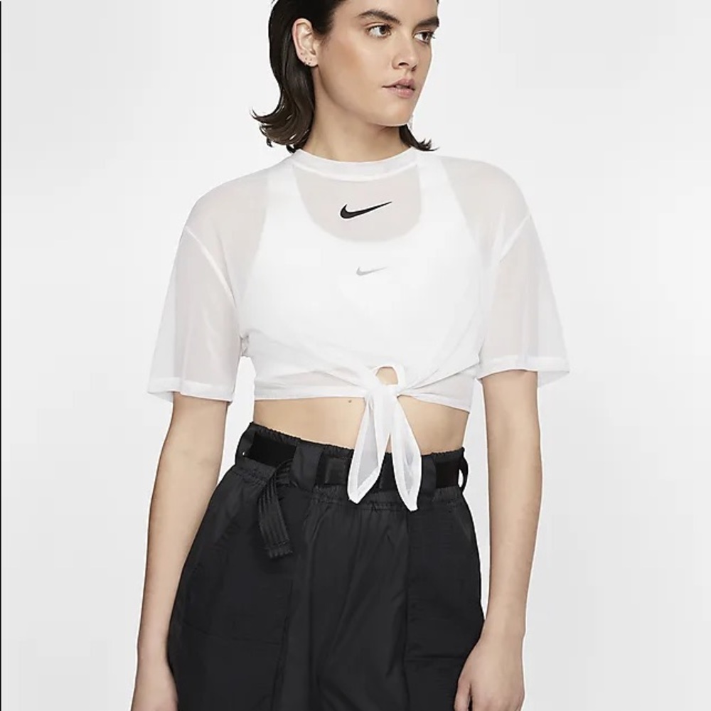 NIKE women’s mesh top BRAND NEW WITH TAGS (small)